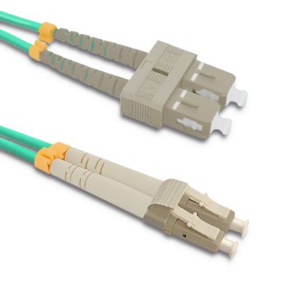 Qoltec Patchcord optiskā šķiedra LC/UPC - SC/UPC | Multimode | 50/125 | OM4 | Duplekss | 3m